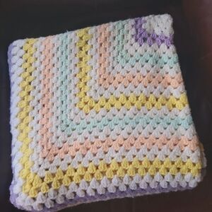 𝅺Handmade crocheted blanket knitted